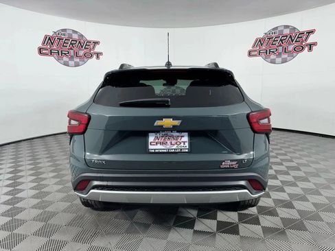 Used 2025 Chevrolet Trax LT image 6