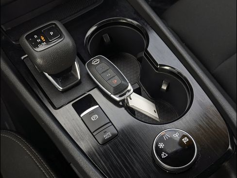 Used 2023 Nissan Rogue S image 33