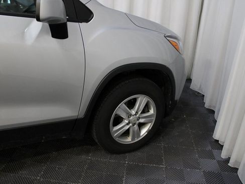 Used 2021 Chevrolet Trax LT image 11
