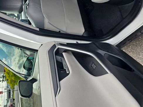 Used 2020 Toyota RAV4 Limited image 19