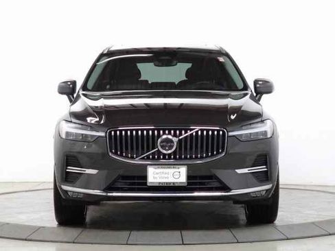 Certified 2023 Volvo XC60 B6 Ultimate w/ Climate Package image 2
