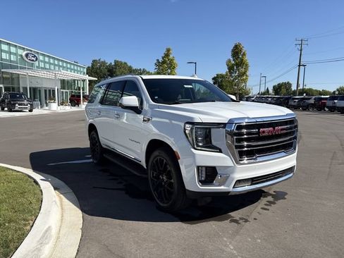 Used 2023 GMC Yukon SLT AWD/4WD image 7