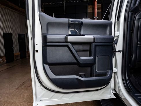 Used 2022 Ford F250 Platinum w/ Tremor Off-Road Package image 37