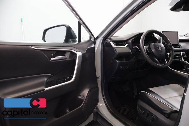 Used 2023 Toyota RAV4 XLE FWD image 9