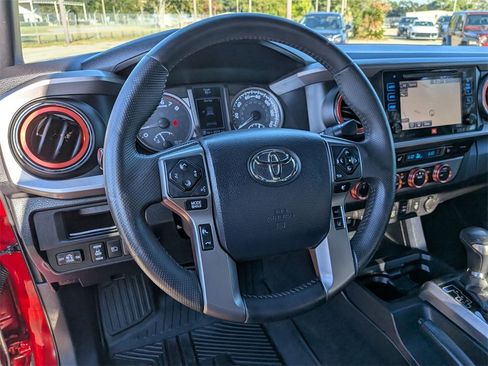 Used 2019 Toyota Tacoma Limited image 12