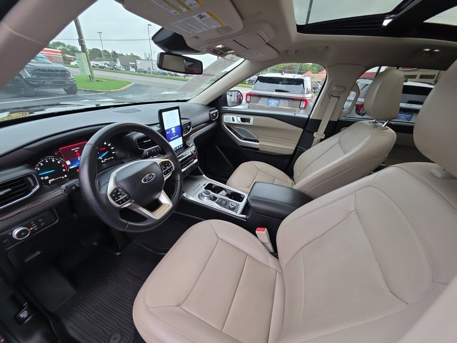 Used 2022 Ford Explorer Limited w/ Limited Technology Package AWD/4WD image 34