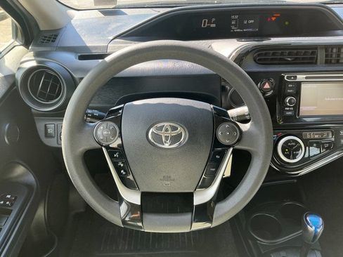 Used 2018 Toyota Prius C One FWD image 16