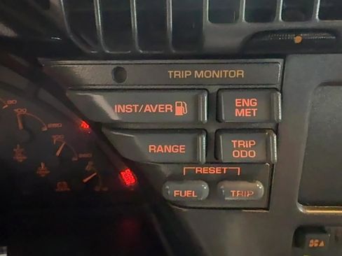 Used 1990 Chevrolet Corvette Coupe RWD image 28