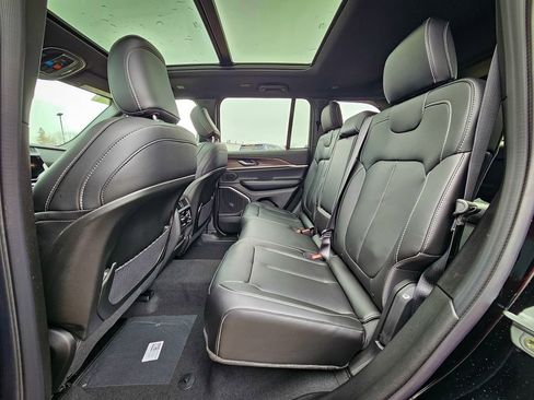 New 2026 Jeep Grand Cherokee Limited AWD/4WD image 35