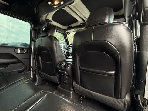 Used 2021 Jeep Wrangler Unlimited Sahara image 22