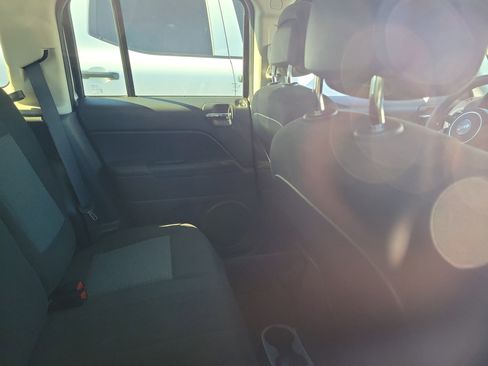 Used 2016 Jeep Patriot Sport w/ Power Value Group image 9