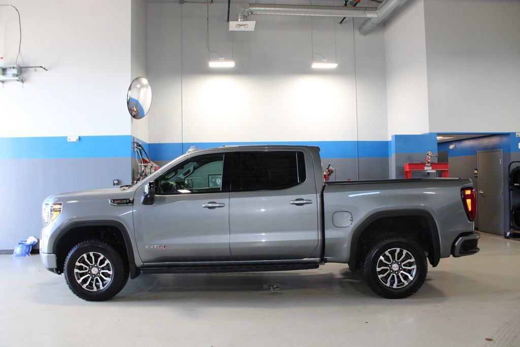 Used 2022 GMC Sierra 1500 AT4 w/ Technology Package AWD/4WD image 10