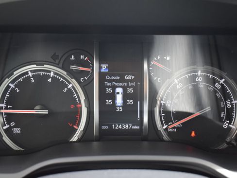 Certified 2020 Toyota 4Runner Limited AWD/4WD image 10