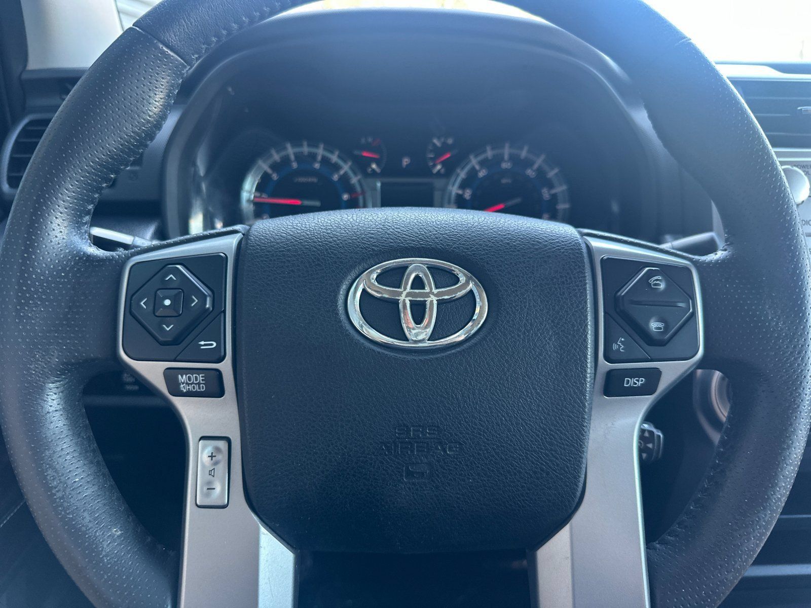 Used 2018 Toyota 4Runner SR5 AWD/4WD image 21