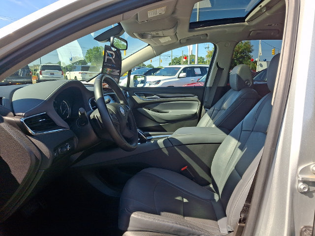 Used 2020 Buick Enclave Essence w/ Sound and Sites Package FWD image 13