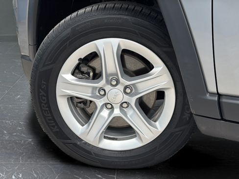 Used 2023 Jeep Compass Sport w/ Mopar Graphics Package AWD/4WD image 34