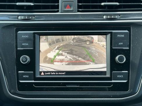 Used 2022 Volkswagen Tiguan S image 26