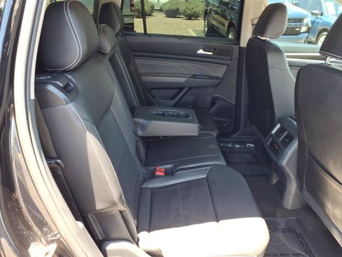 Certified 2023 Volkswagen Atlas SE FWD image 13