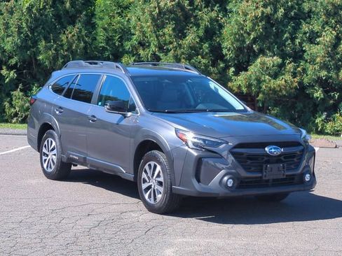 Used 2023 Subaru Outback Premium AWD/4WD image 1