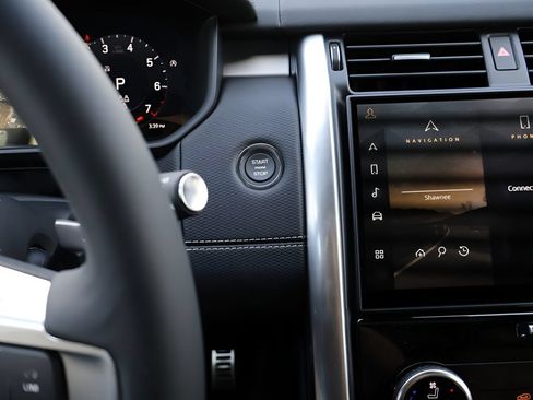 New 2026 Land Rover Discovery Limited Edition AWD/4WD image 28