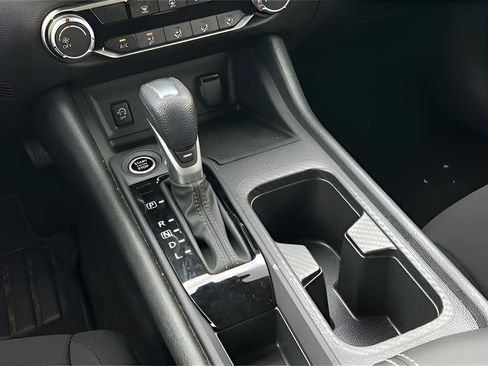 Used 2025 Nissan Sentra S image 23