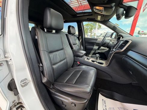 Used 2014 Jeep Grand Cherokee Limited w/ Trailer Tow Group IV AWD/4WD image 34