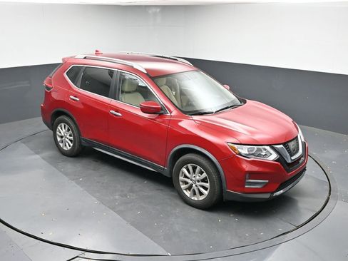 Used 2017 Nissan Rogue SV image 23