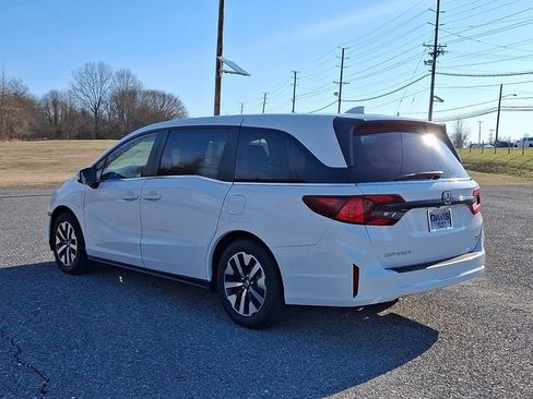 Certified 2026 Honda Odyssey EX-L image 4