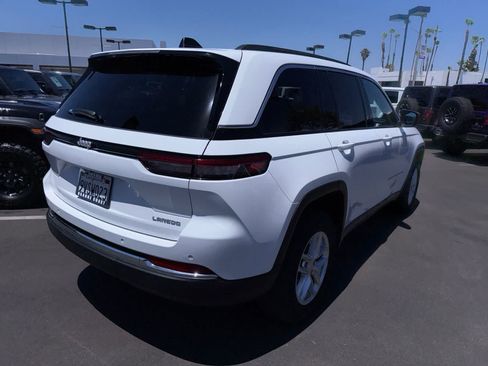 Used 2025 Jeep Grand Cherokee Laredo X RWD image 15