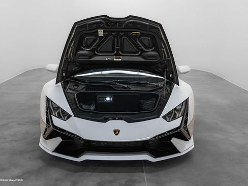 Used 2024 Lamborghini Huracan Tecnica RWD image 11