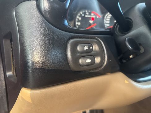 Used 2001 Chevrolet Corvette Convertible w/ Preferred Equipment Group2 image 15