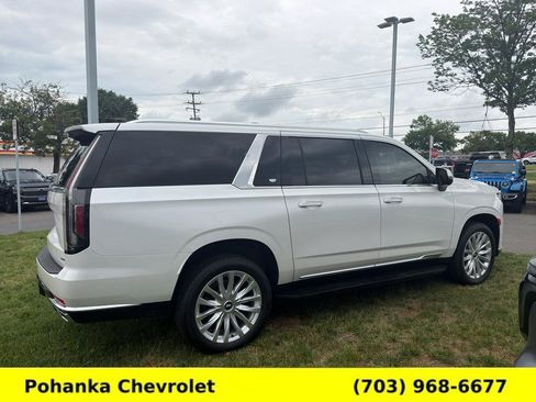 Used 2023 Cadillac Escalade ESV Luxury AWD/4WD image 8