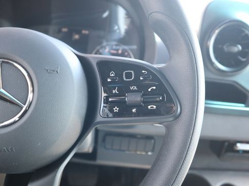 Used 2024 Mercedes-Benz Sprinter 2500 image 22