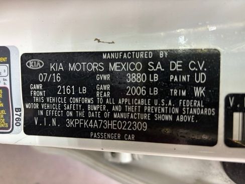 Used 2017 Kia Forte LX image 12