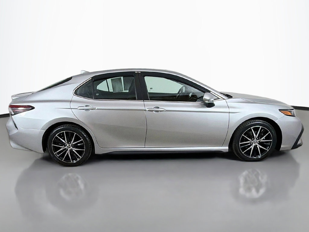 Used 2022 Toyota Camry SE w/ Audio Upgrade Package FWD image 15