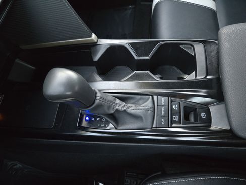 Used 2025 Toyota Camry LE image 21