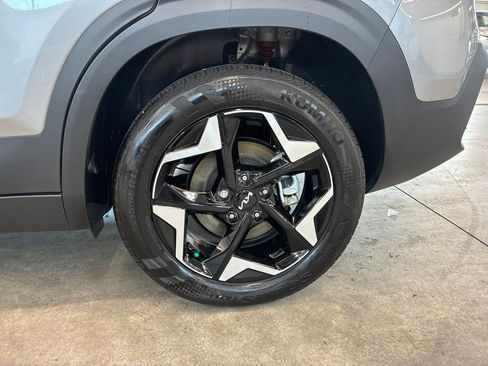 Certified 2026 Kia Seltos EX AWD/4WD image 15