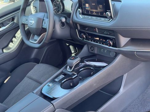 New 2026 Nissan Rogue SV image 9