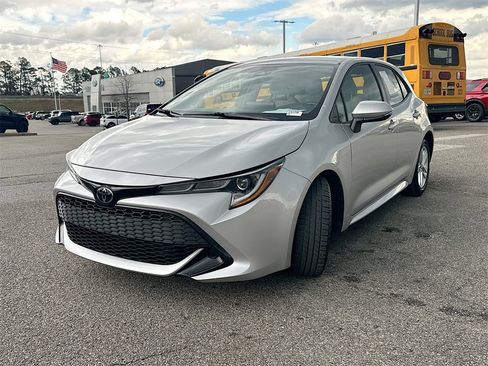Used 2019 Toyota Corolla SE image 2