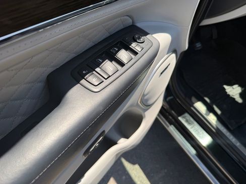 Used 2019 Jeep Grand Cherokee Summit AWD/4WD image 19