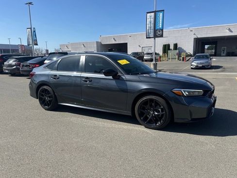 Used 2025 Honda Civic Sport image 2