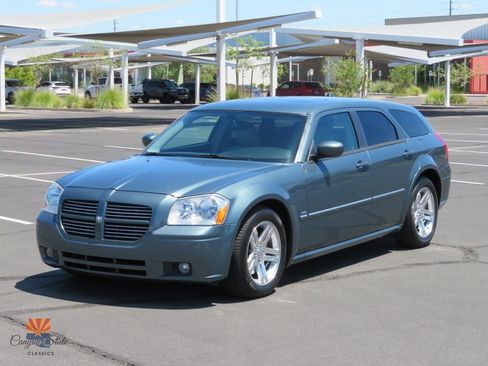 Used 2005 Dodge Magnum R/T w/ Convenience Group II RWD image 8