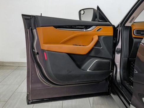 Used 2017 Maserati Levante S image 40