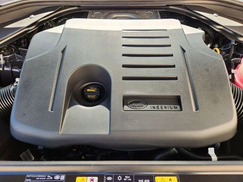 New 2026 Land Rover Range Rover SE image 21