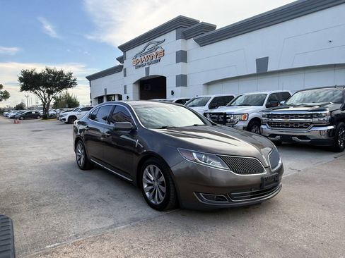 Used 2016 Lincoln MKS FWD image 40
