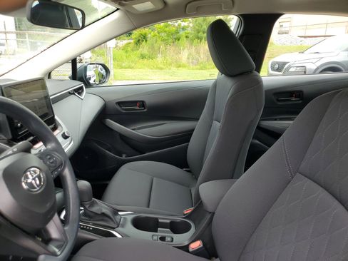 Used 2025 Toyota Corolla LE FWD image 17