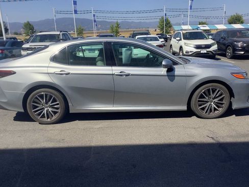 Used 2021 Toyota Camry XLE w/ Navigation Package AWD/4WD image 7
