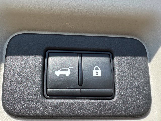 Used 2024 Nissan Ariya AWD image 13