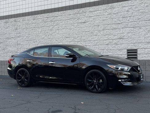 Used 2018 Nissan Maxima SR w/ Midnight Edition image 4