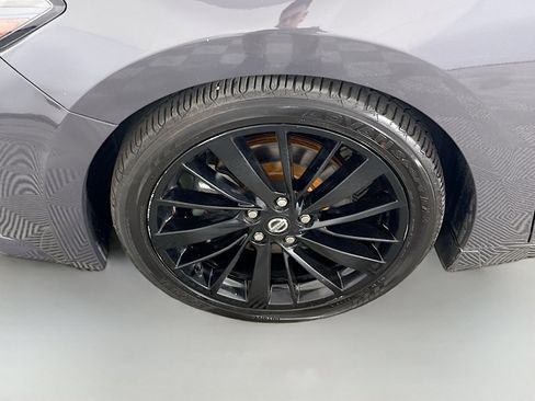 Used 2021 Nissan Maxima Platinum w/ 40th Anniversary Package image 38